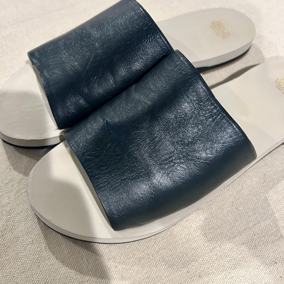 France’s Valentine Black leather cloud slide sandals size 9.5 B - Picture 15 of 16